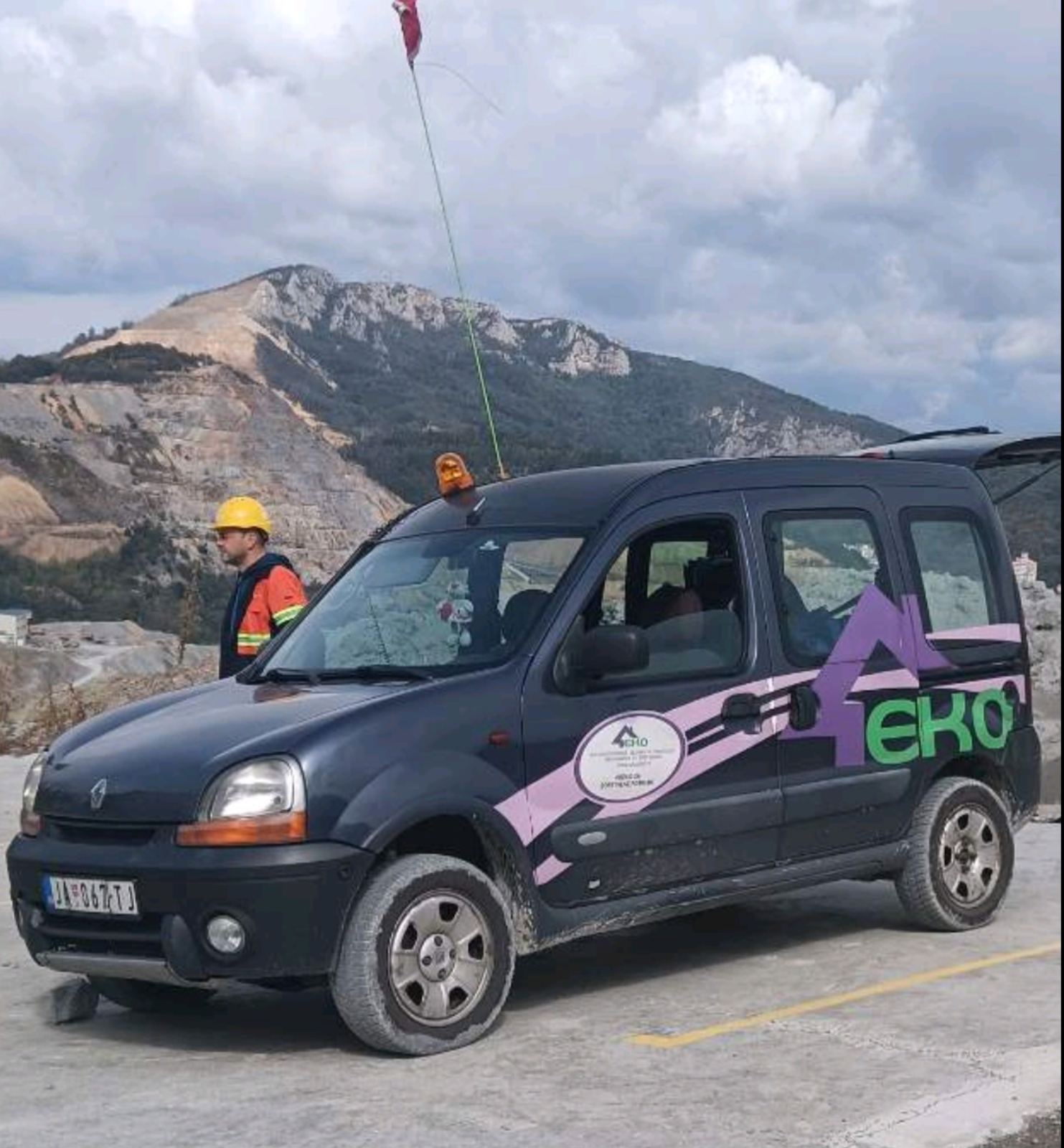 Eko DDD službeno vozilo spremno za hitnu intervenciju